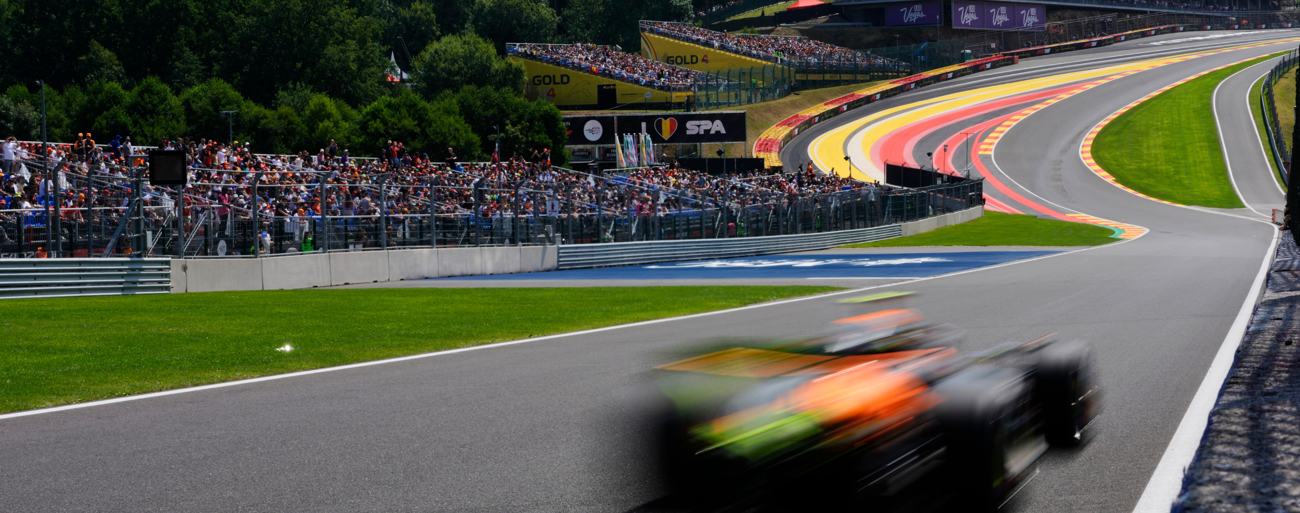Spa: a Ferrari aposta em Lewis Hamilton.