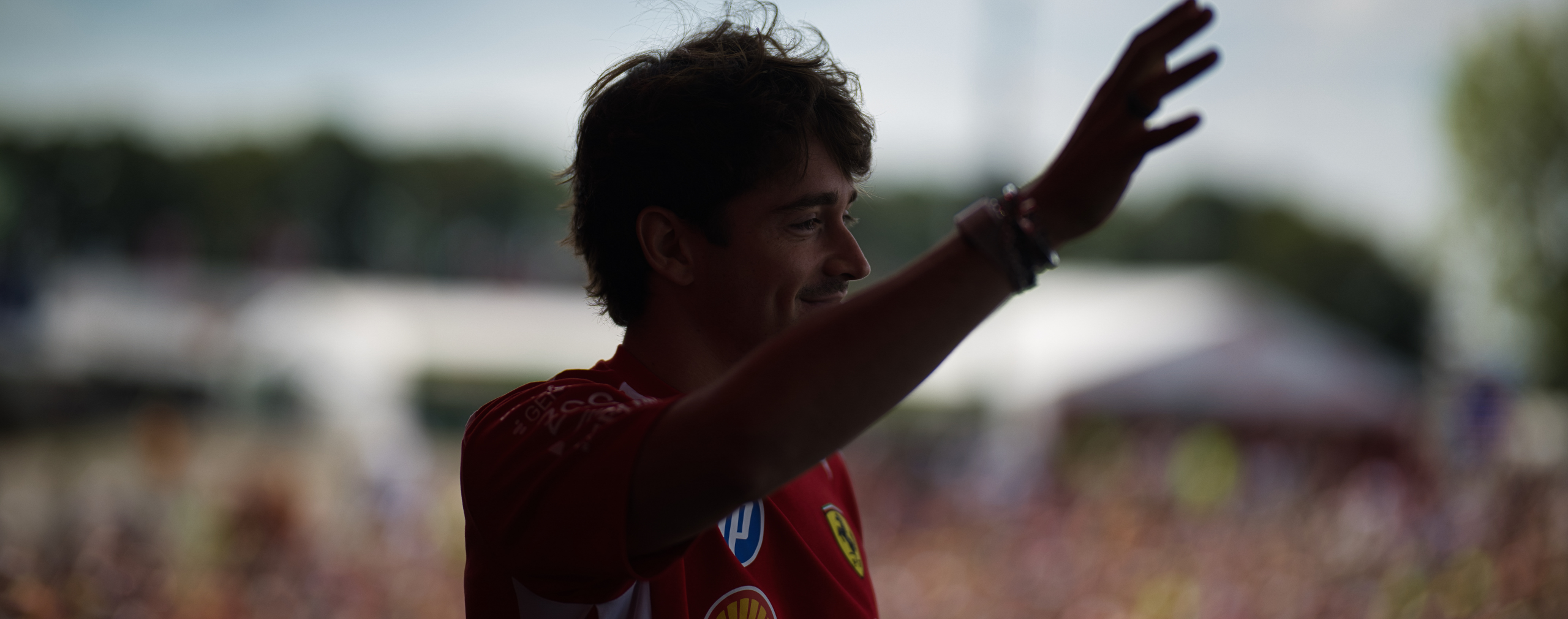 thumbnail Charles Leclerc vence em Silverstone sob bandeira amarela